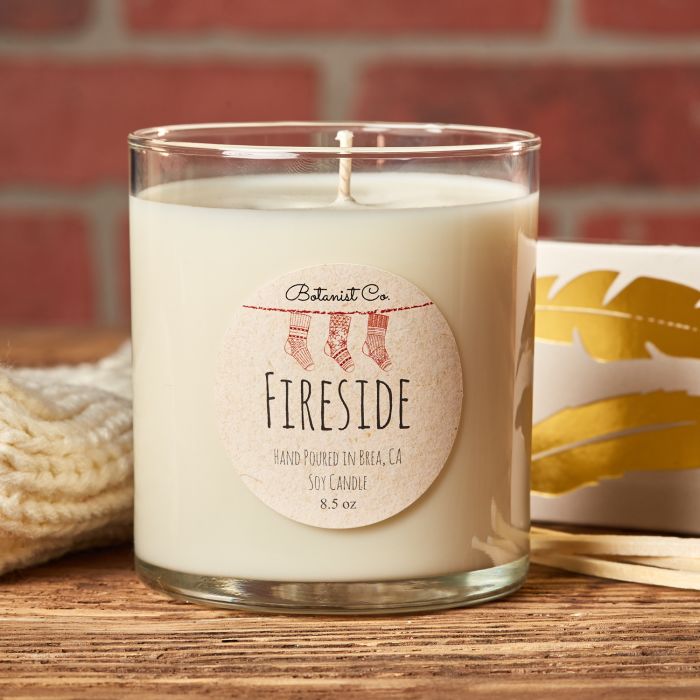 Fireside candle scent for Christmas holidays