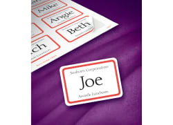 Avery Adhesive Name Badges Red Border 2 1 3 X 3 3 8 400 Badges 5095