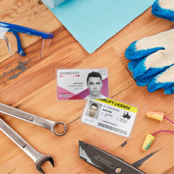 Avery Self Laminating Id Cards 2 1 4 X 3 1 2 30 Cards 5361
