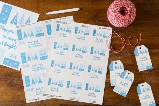 To give our holiday gifts a coordinated look inside and out, we turned to the free Avery Design & Print Online software.