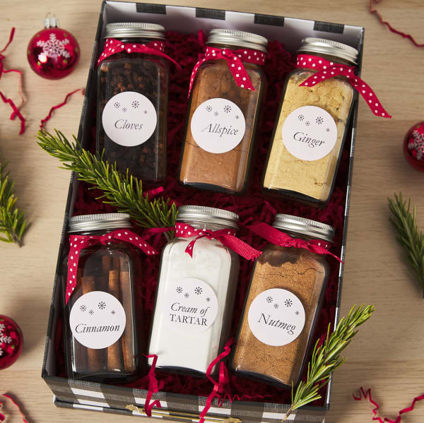 33 DIY Christmas Gifts for Coworkers with Free Printables - Avery