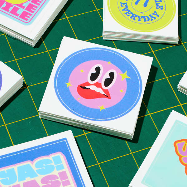 Custom Kiss-Cut Stickers on Computer | Avery WePrint™