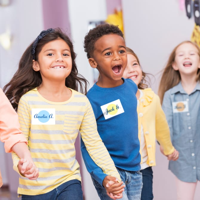 Avery Adhesive Name Badges 160 Badges (8395) | Avery.com