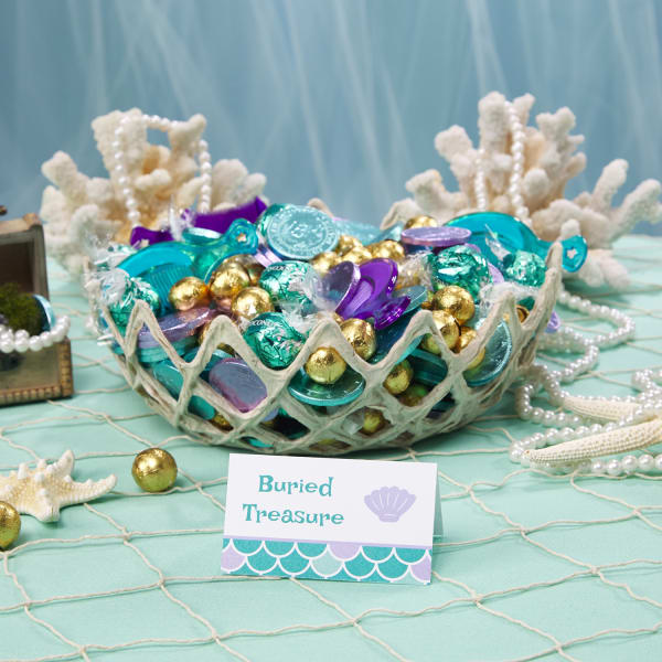 Buried treasure chocolate tray candy tent card